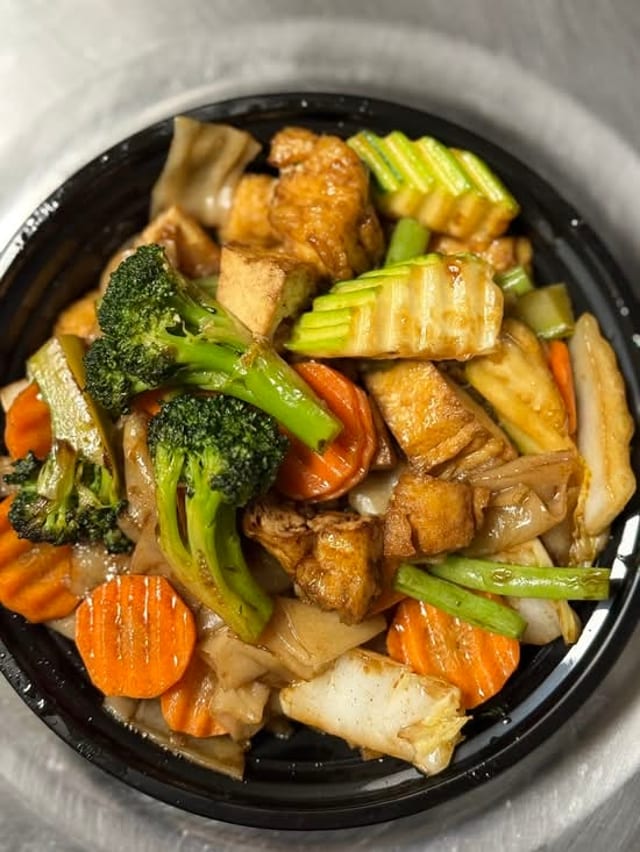 Vegetarian Pad See Ew.