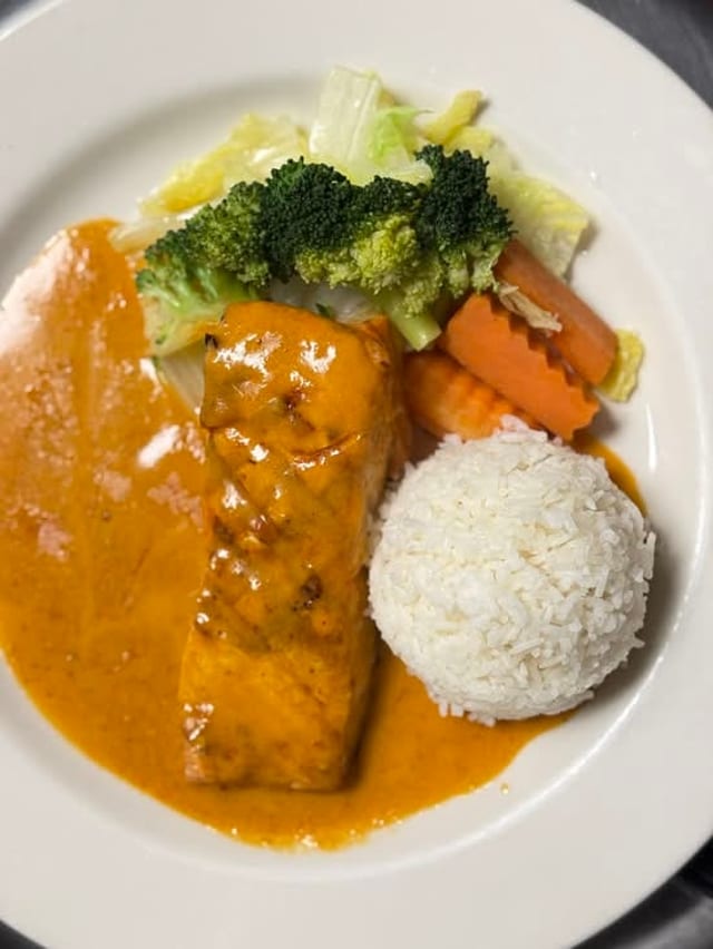 Chu Chee Salmon**.