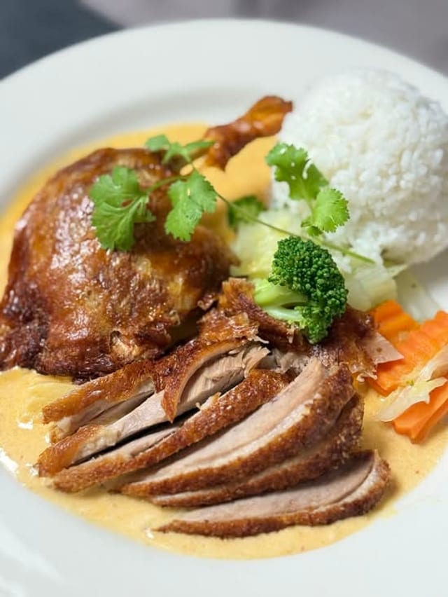 Chu Chee Duck**.